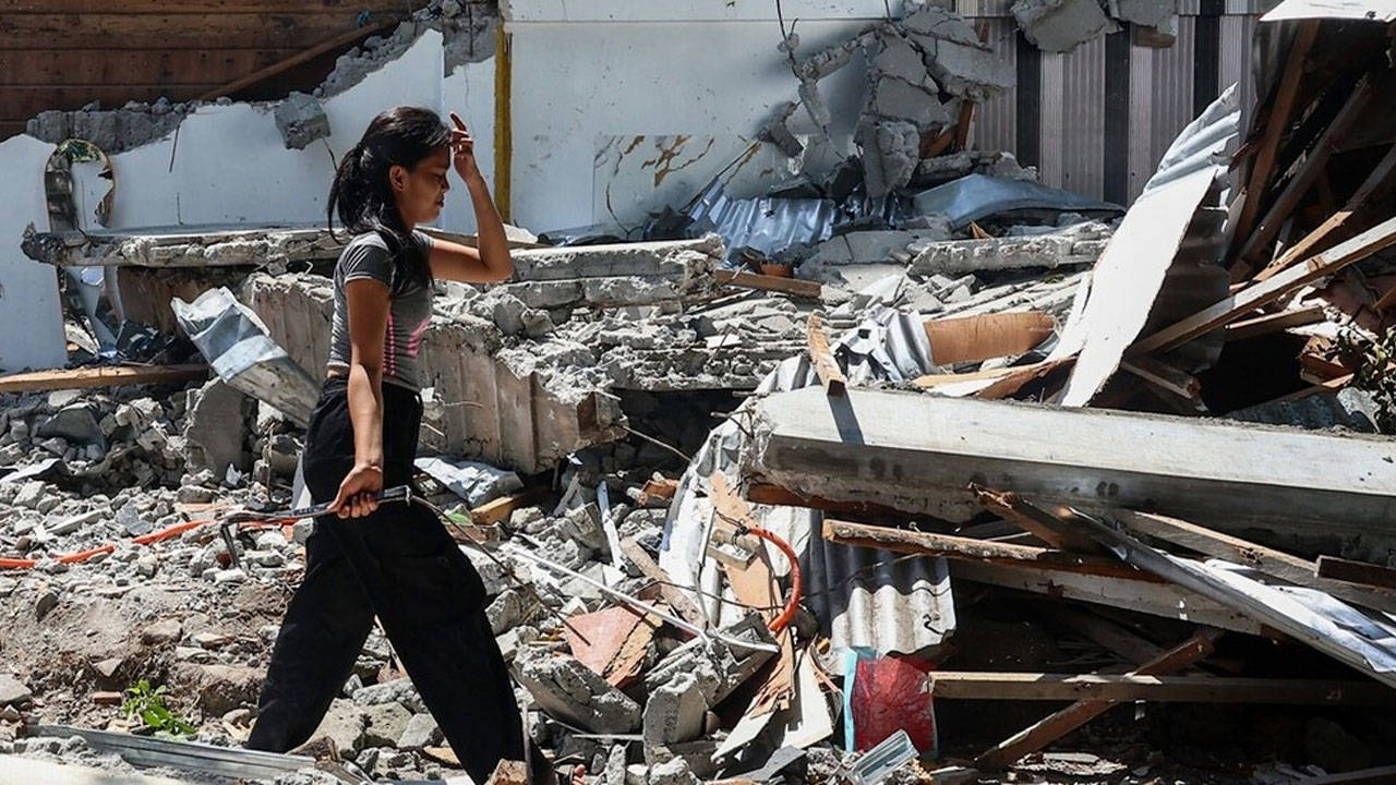 Filipinler'de 7.8 büyüklüğünde deprem: Can kaybı 61'e yükseldi