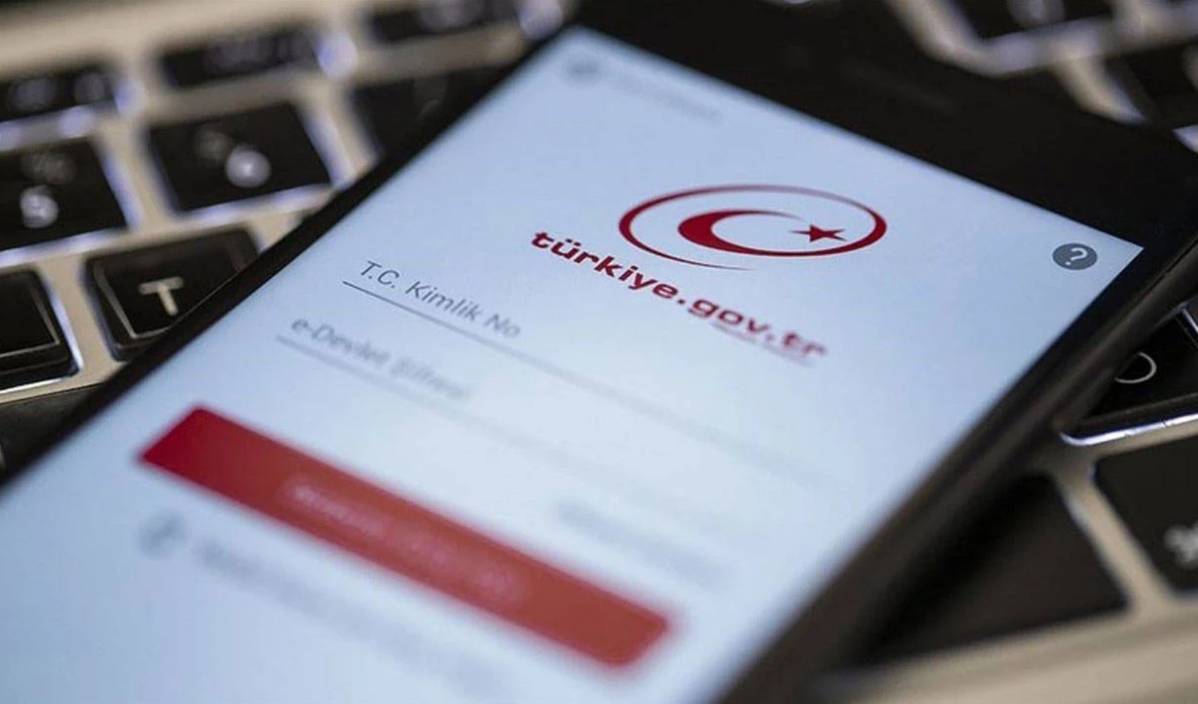 Özgür Özel'in yeni parti kararı sonrası CHP'de istifa hareketliliği: e-Devlet kilitlendi
