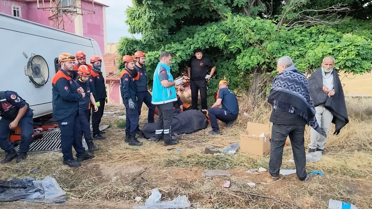Kırıkkale'de devrilen yolcu otobüsündeki 41 kişi yaralandı