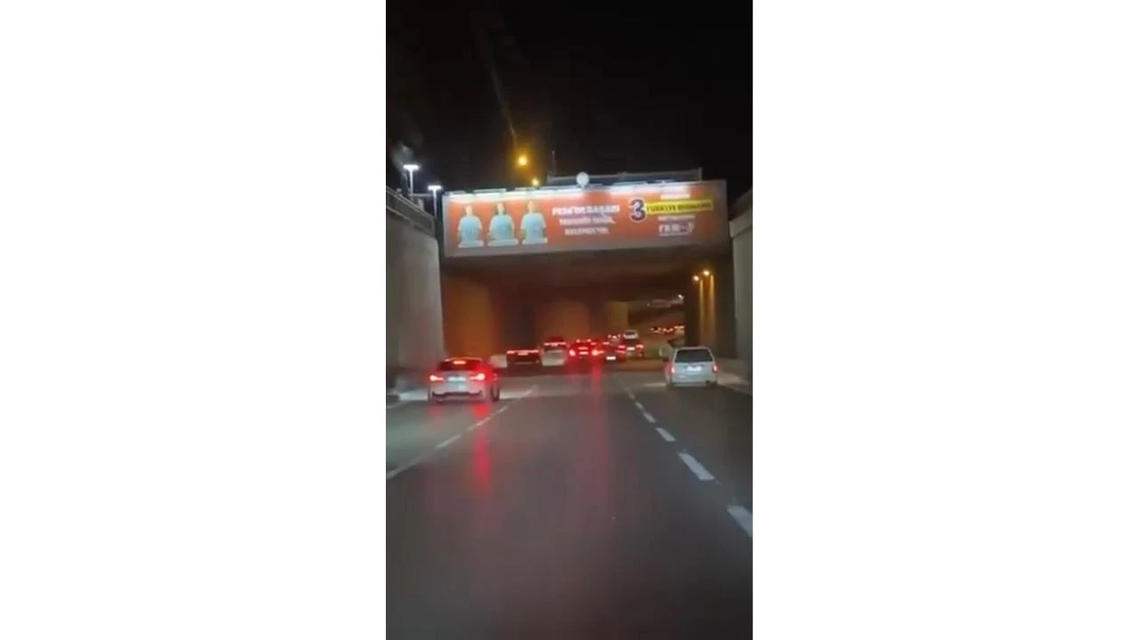 Lüks otomobille trafik terörü: Çarpıp arkasına bile bakmadan kaçtı