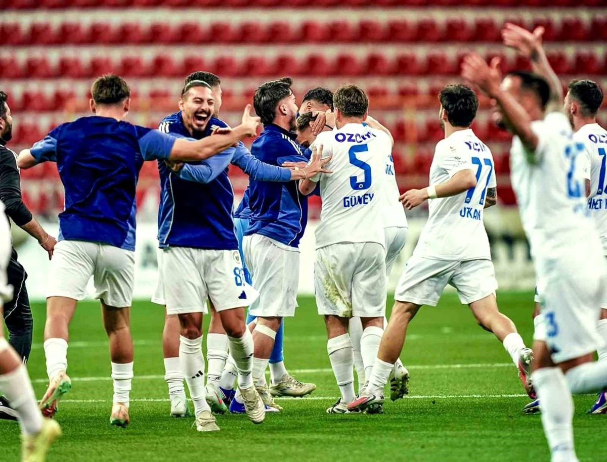 Erciyes 38 FK kadroyu kurdu