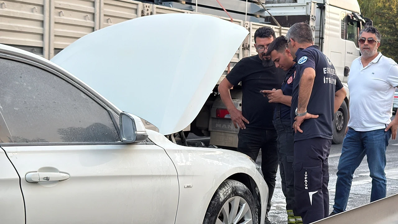 Eskişehir'de akılalmaz olay: Bakımdan yeni çıkan otomobil 10 dakika sonra küle döndü