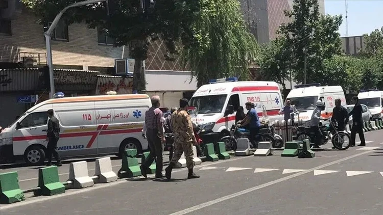 İran'da terör saldırısı: 1 polis hayatını kaybetti