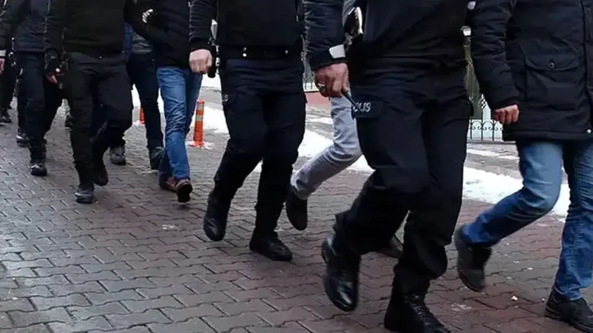 Sosyal medyada suç örgütlerini övüyorlardı! 54 ilde eş zamanlı operasyon: 258 gözaltı
