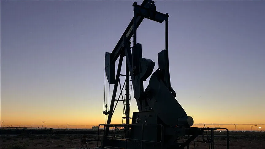 Brent petrol Rusya'ya yönelik yeni ABD yaptırımı beklentisiyle yüzde 5'e yakın yükseldi