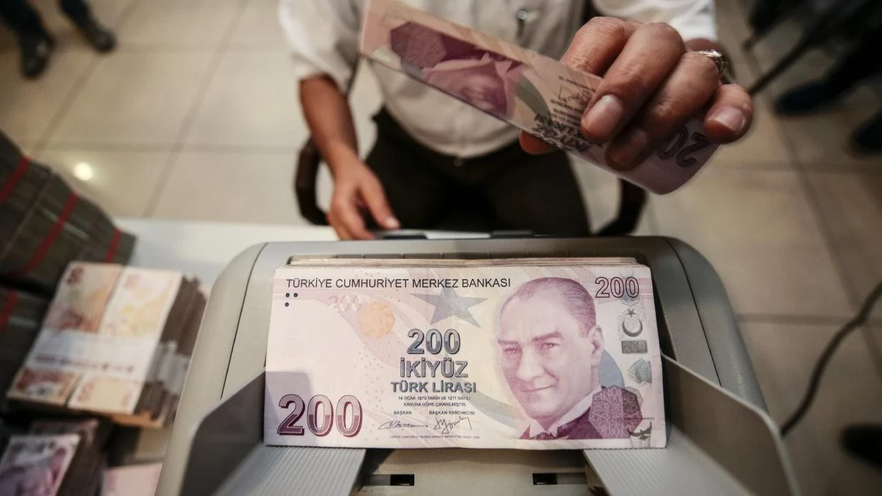 Bütçede faiz harcaması yatırımın 5,5 katına ulaştı