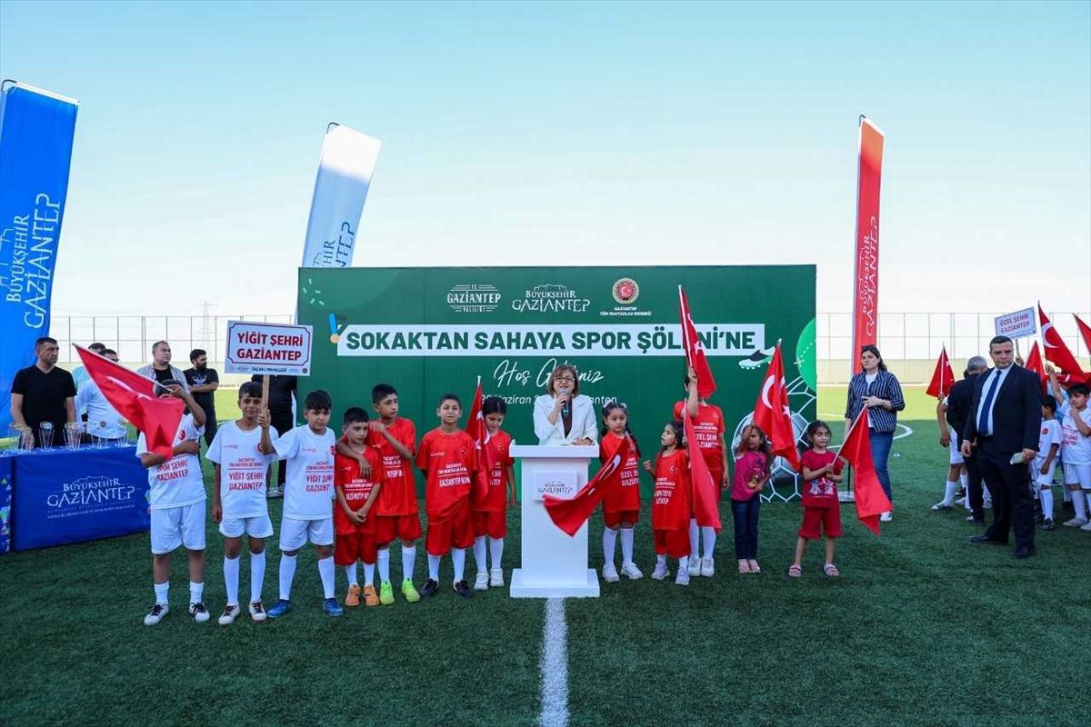 Gaziantep'te "Sokaktan Sahaya Spor Şöleni" turnuvasının açılışı gerçekleşti