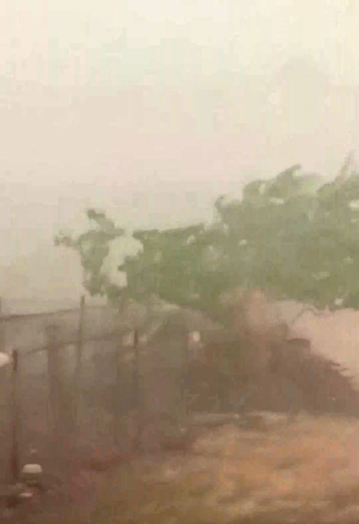 İpsala'da dolu ve sağanak hayatı olumsuz etkiledi