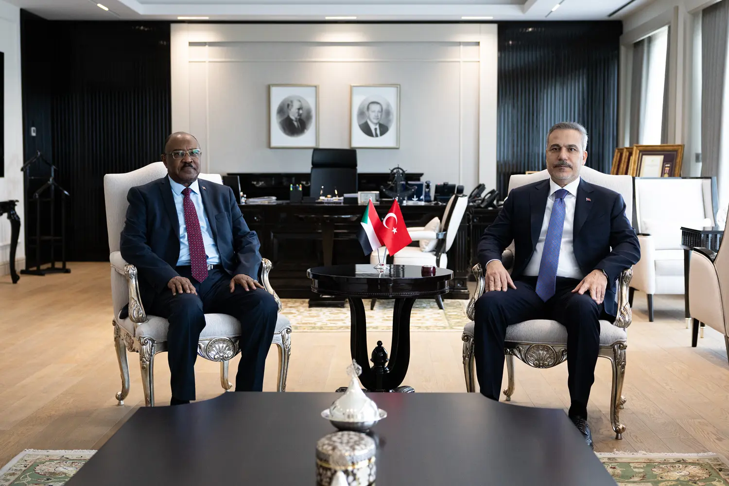 Bakan Fidan, Sudanlı mevkidaşı Salem ile görüştü