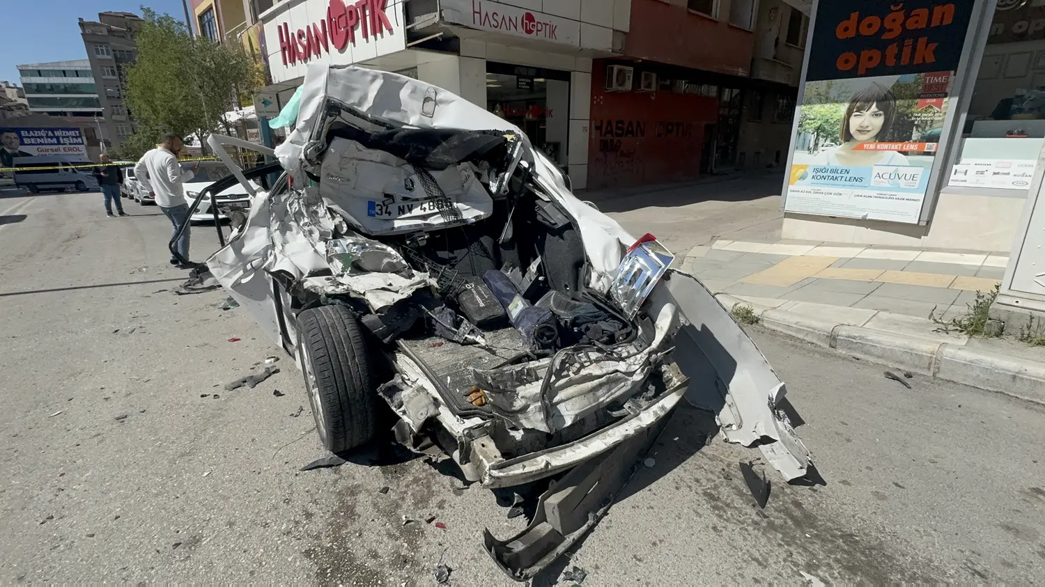 Freni patlayan kamyon 10 araca çarptı: 5 kişi yaralı