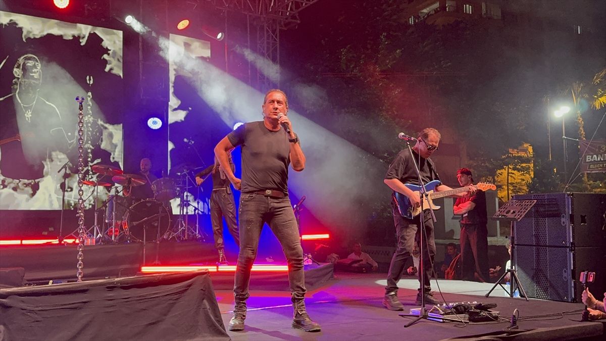 Kıraç Osmaniye'de konser verdi