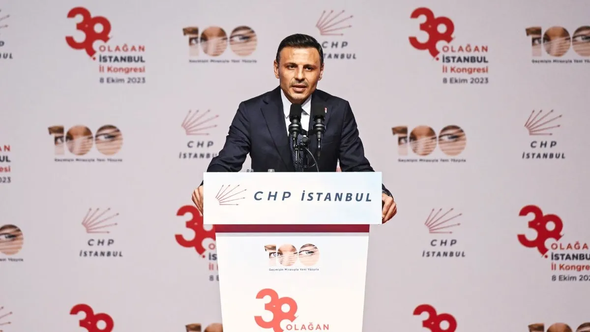 CHP'de yaprak dökümü sürüyor! İstanbul il yönetiminden 39 kişi ve Özgür Çelik istifa etti