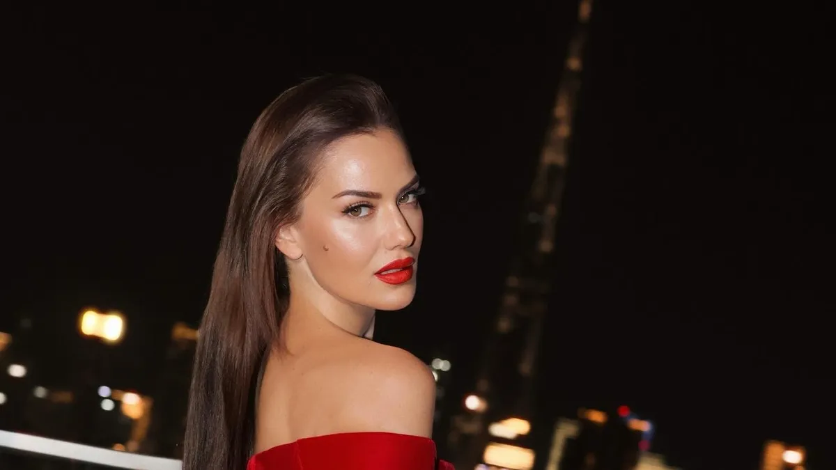 Fahriye Evcen sosyal medyayı salladı