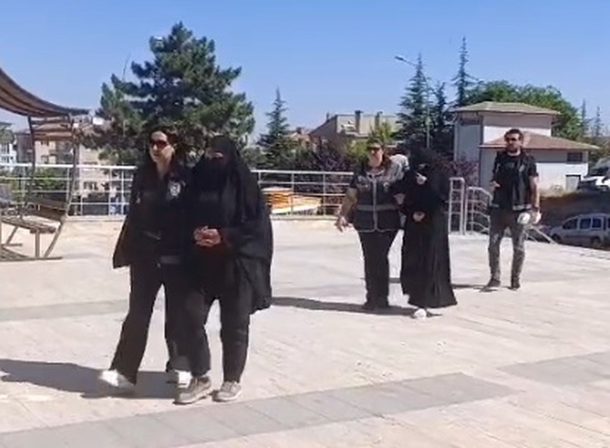 Altınlarla kaçmaya çalışan gelin ve iş birlikçisi yakalandı