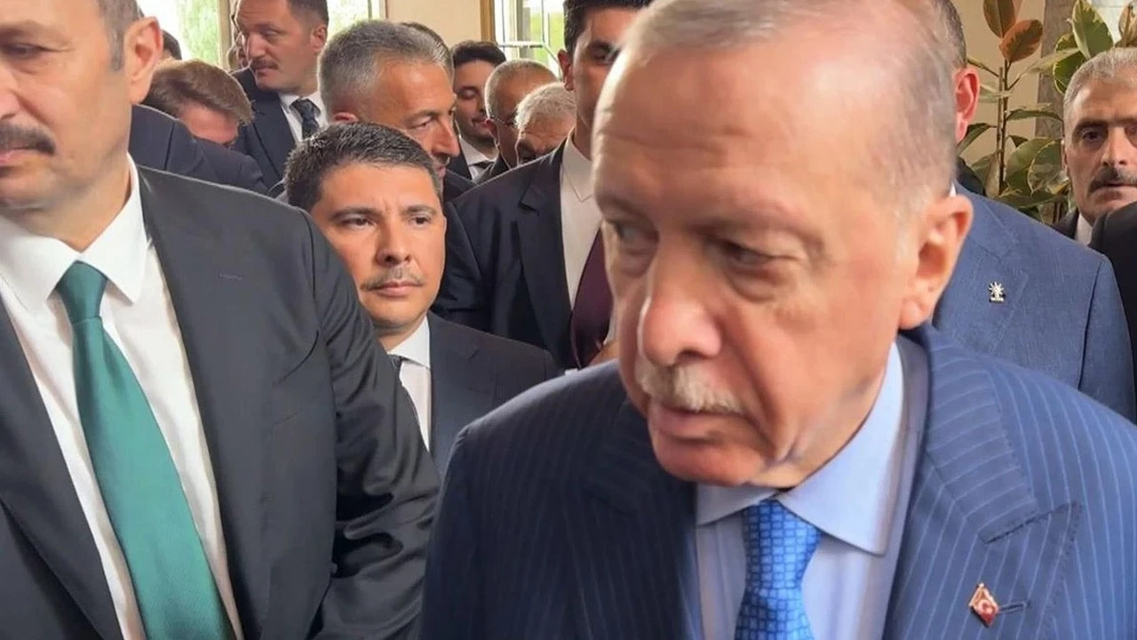 Cumhurbaşkanı Erdoğan’dan kadın muhabire evlilik tavsiyesi: “Kapıyı kapatma”