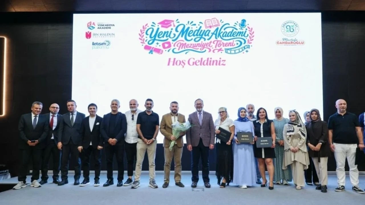 Arnavutköy Yeni Medya Akademi'de gurur! 169 kursiyer mezuniyet coşkusu yaşadı