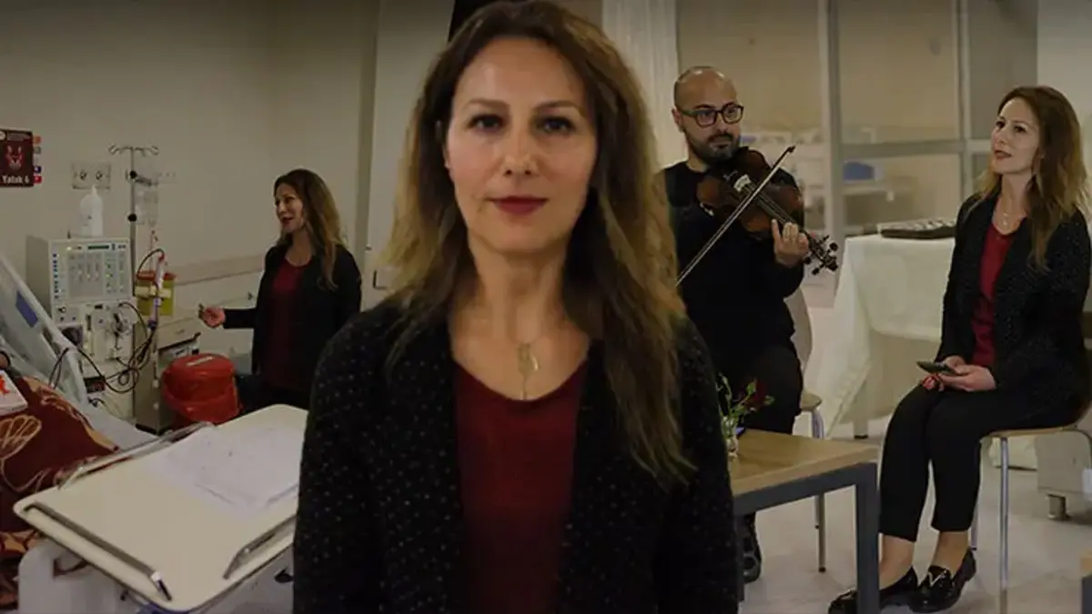 5 yıl önce Diyarbakır'a atanmıştı! Okul çıkışı gidiyor, sesiyle şifa oluyor