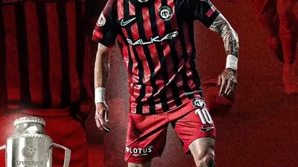 Çorum FK gece yarısı gelen haberle sarsıldı! Takımın yıldızı çantasını toplayıp gitti