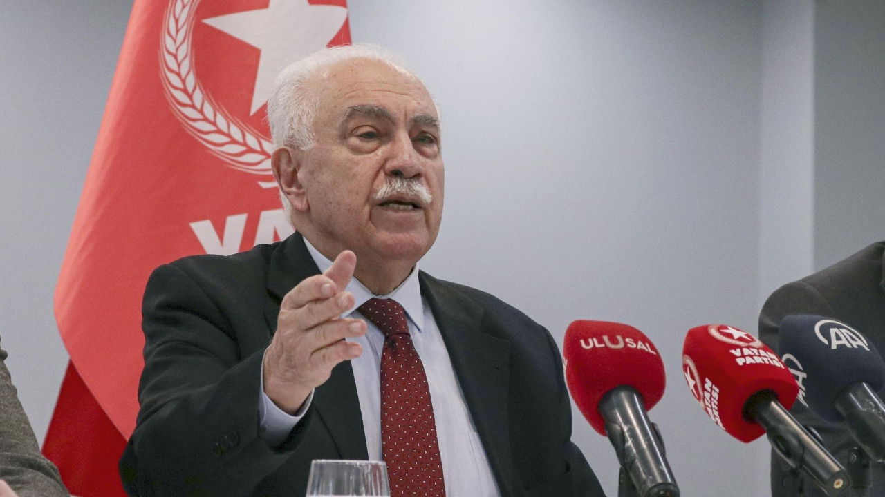 Doğu Perinçek: S-400'leri satmaya güçleri yetmez