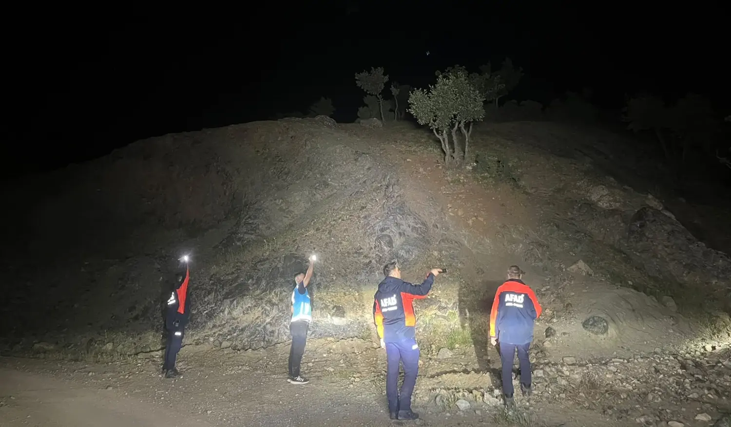 Kayıp çoban için harekete geçildi! Ekipler araziyi didik didik ediyor