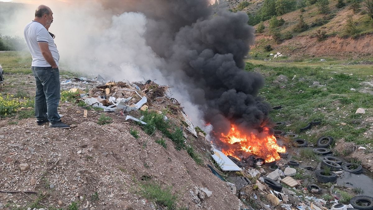 Karabük'te çöplük alanda çıkan yangın söndürüldü