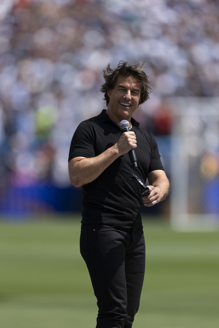 Dünya Kupası final maçını Tom Cruise başlattı