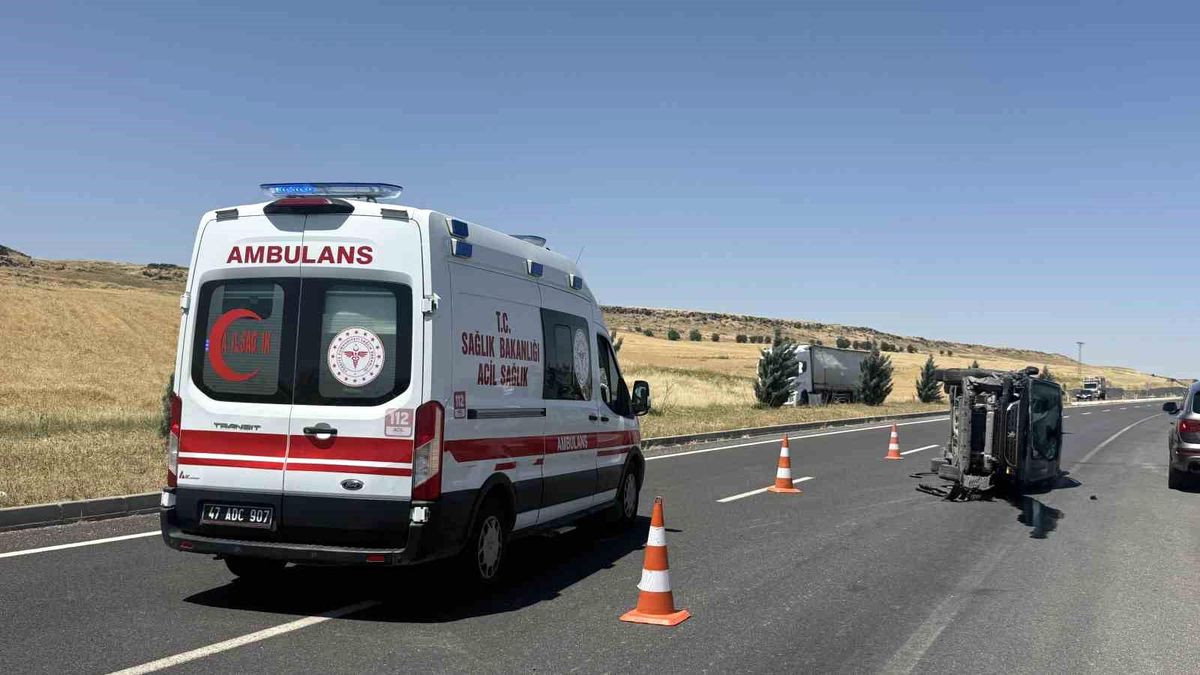 Diyarbakır'da otomobil ile hafif ticari araç çarpıştı: 7 yaralı
