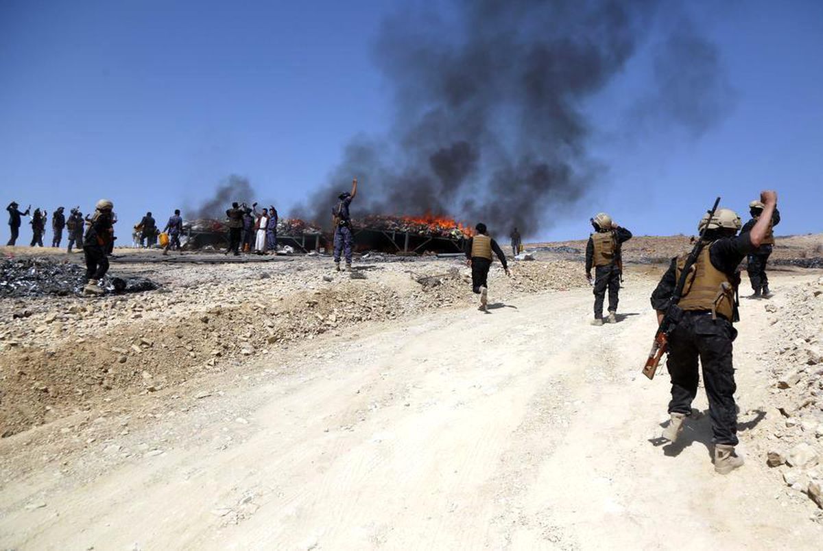 Albüm: Yemen'deki Husiler Ele Geçirilen Tonlarca Uyuşturucu Maddeyi İmha Etti
