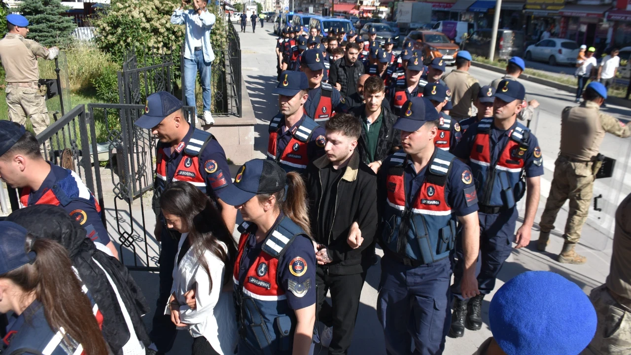 Sinop merkezli 10 ilde yasa dışı bahis operasyonu: 23 şüpheli gözaltında