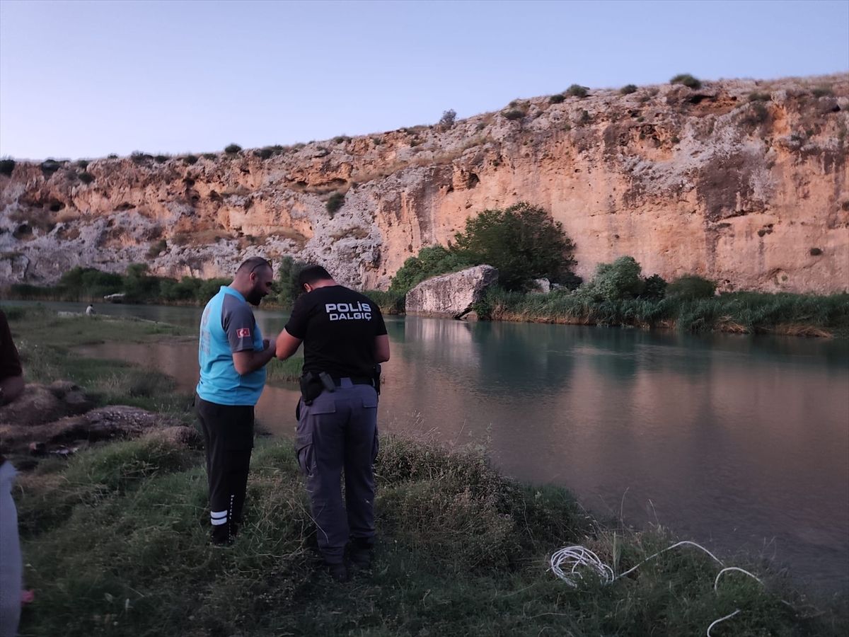 Adıyaman'da girdiği çayda akıntıya kapılan genç için arama çalışması başlatıldı