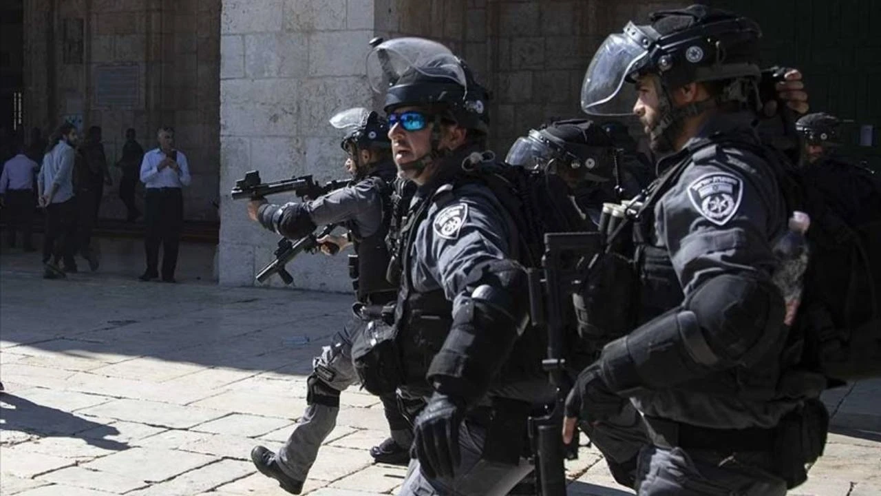 İsrail polisi Doğu Kudüs'te baskın yaptı: 7 gözaltı