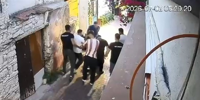 Silahla vurdukları adamı darbederek öldürdüler