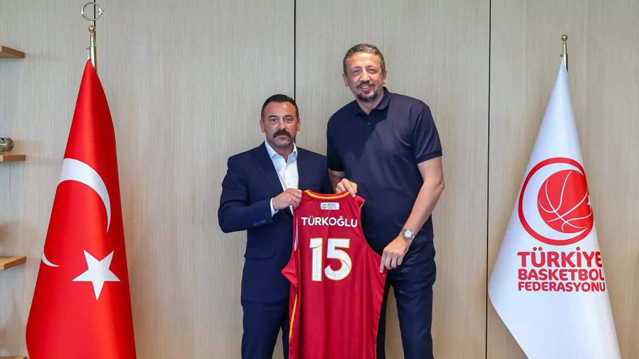 Galatasaray'dan TBF Başkanı Türkoğlu'na ziyaret