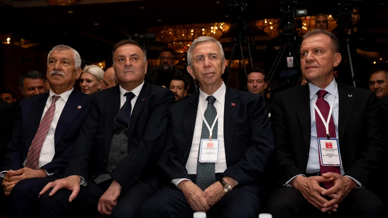 Mansur Yavaş ve Belediye Başkanları Yeni Partiye Geçecek mi? CHP’de İstifa Düğümü