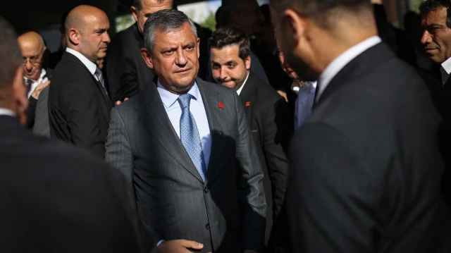 CHP’ye yakın gazeteci kulis bilgisini paylaştı: Özgür Özel’in ilk yedek partisi belli oldu