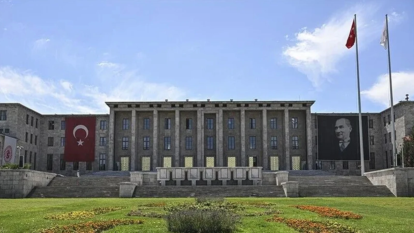 AK Parti ve DEM Parti heyetleri Meclis’te görüştü
