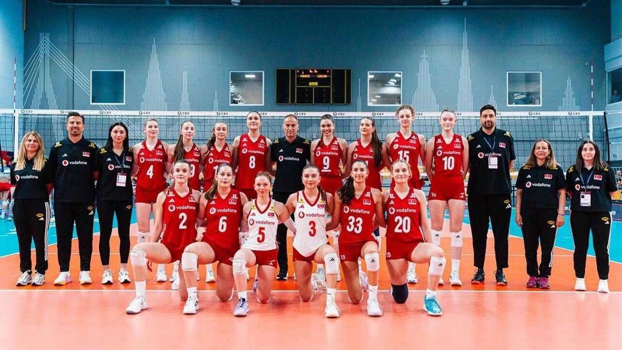 U18 Kadın Milli Voleybol Takımı Avrupa Şampiyonası’na farklı başladı
