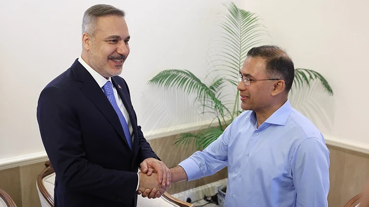 Dışişleri Bakanı Hakan Fidan, Bangladeş Başbakanı Rahman ile görüştü