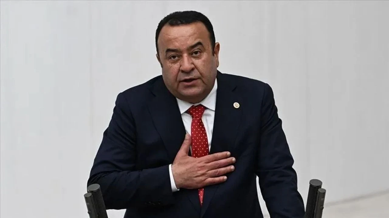 CHP Ankara Milletvekili Adnan Beker istifa etti!