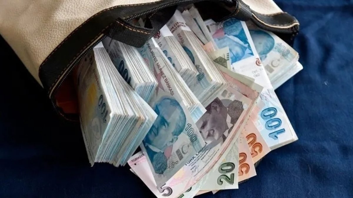 Mesai dışı eğitime emsal karar! Memurlara ek maaş ve fazladan izin yolu!