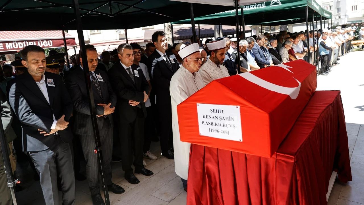 Şehide son görev: Kıdemli Başçavuş Kenan Şahin Mersin'de defnedildi
