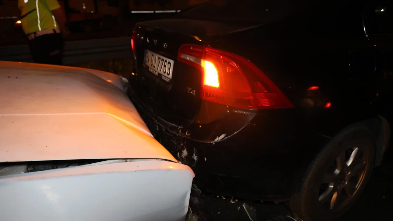 Selektör ve korna tartışması kazayla bitti: 1'i çocuk 2 yaralı