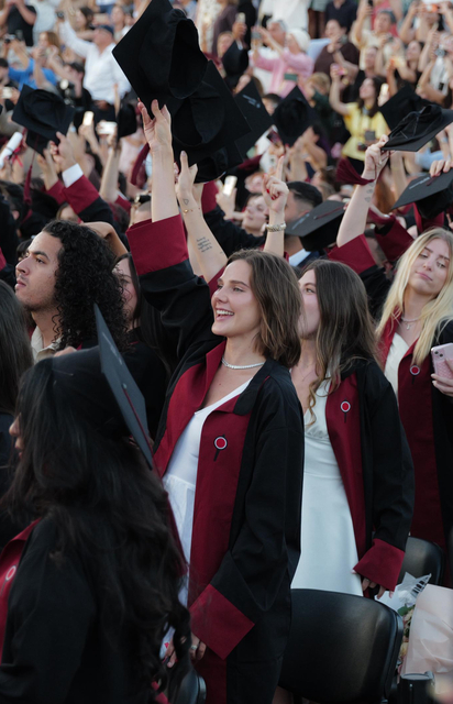Alina Boz'un diploma heyecanı