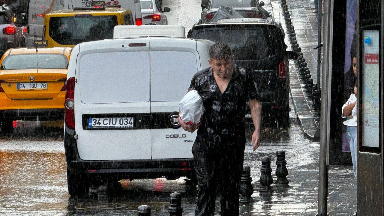 Meteoroloji alarm verdi: Fırtına ve sağanak kapıya dayandı!