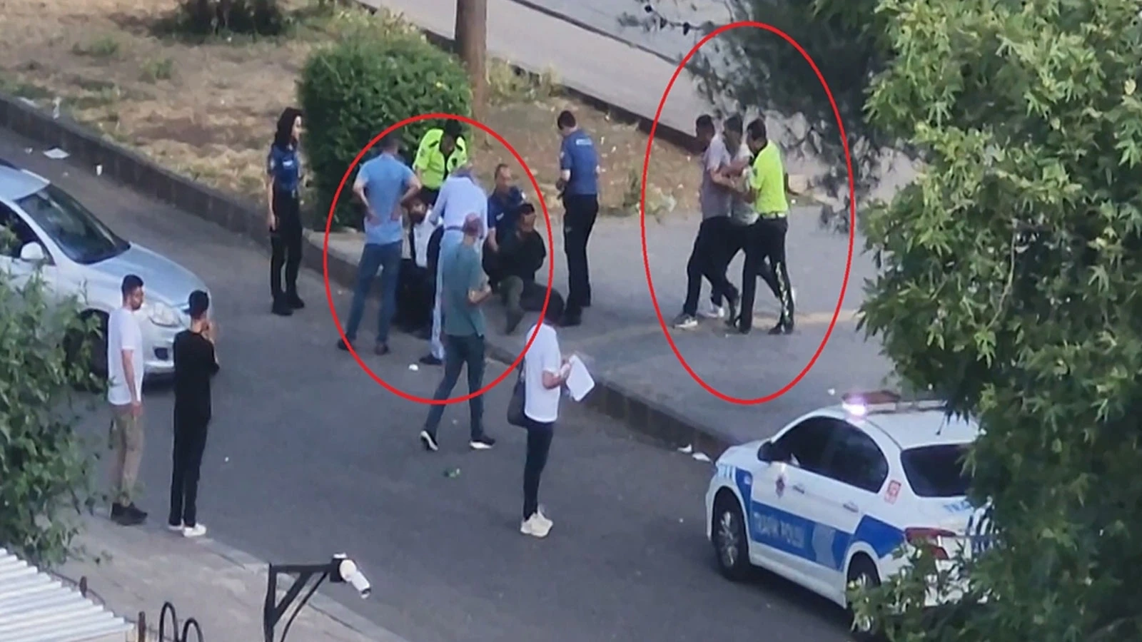 Diyarbakır'da bir grup polise saldırdı: 4 gözaltı