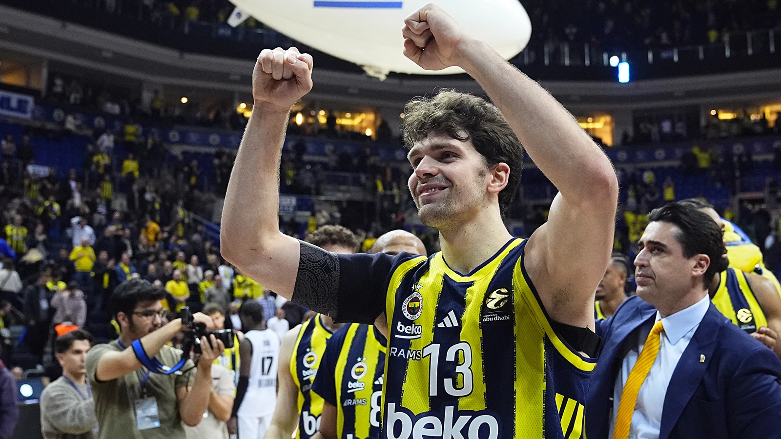 Fenerbahçe'de Tarık Biberovic ile yollar ayrıldı! Kariyerine NBA'de devam edecek