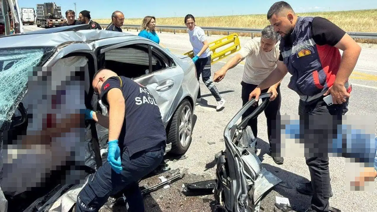 Afyonkarahisar'da kaza: 1 ölü, 2'si ağır 6 yaralı