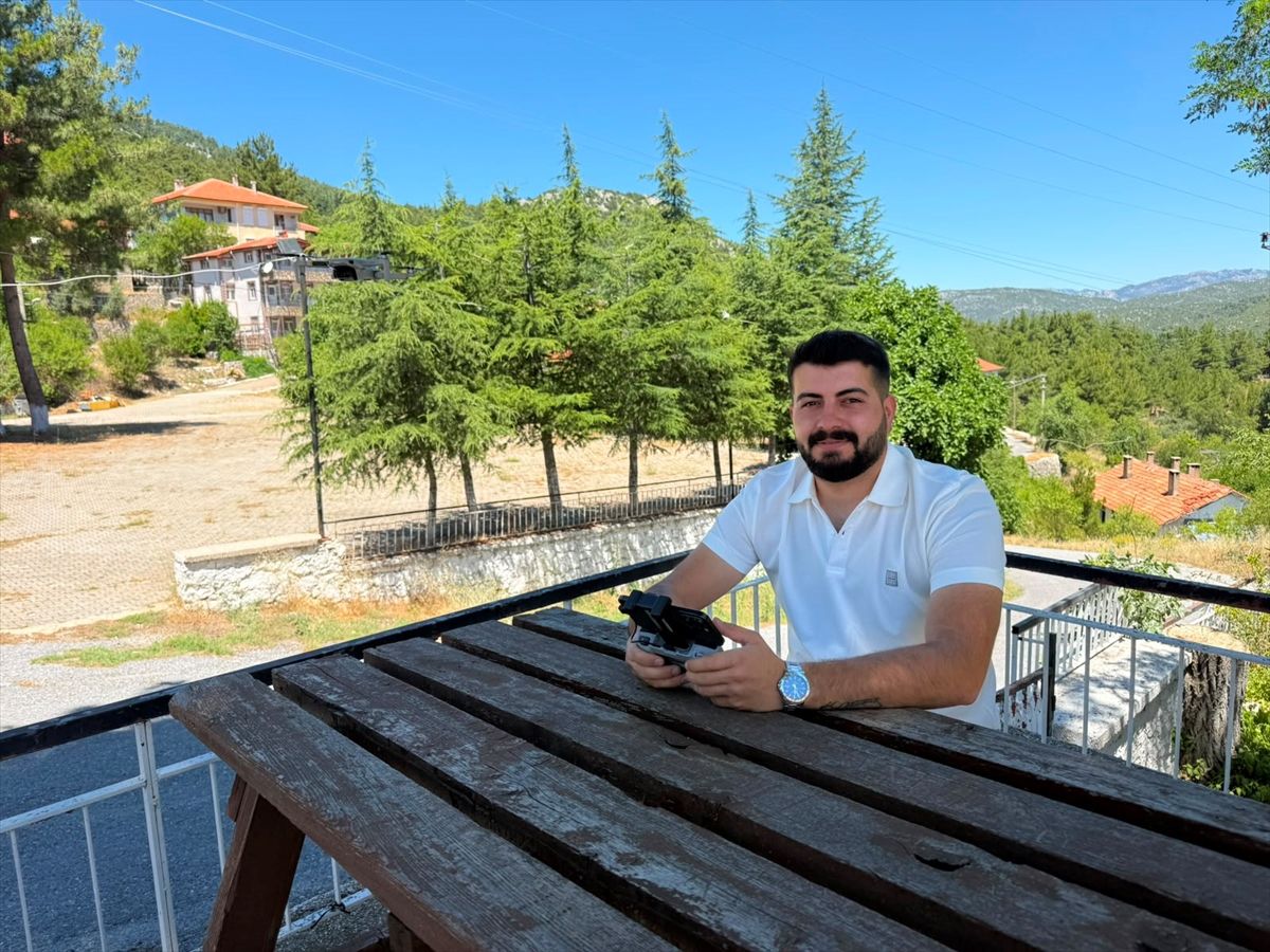 Antalya'da muhtar, orman yangınlarına karşı dronla gönüllü gözlem yapıyor