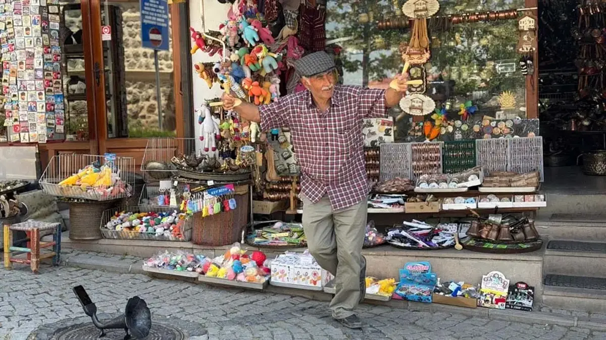 Pür dikkat izledi: İzlanda Başbakanı'na Ankara usulü karşılama!