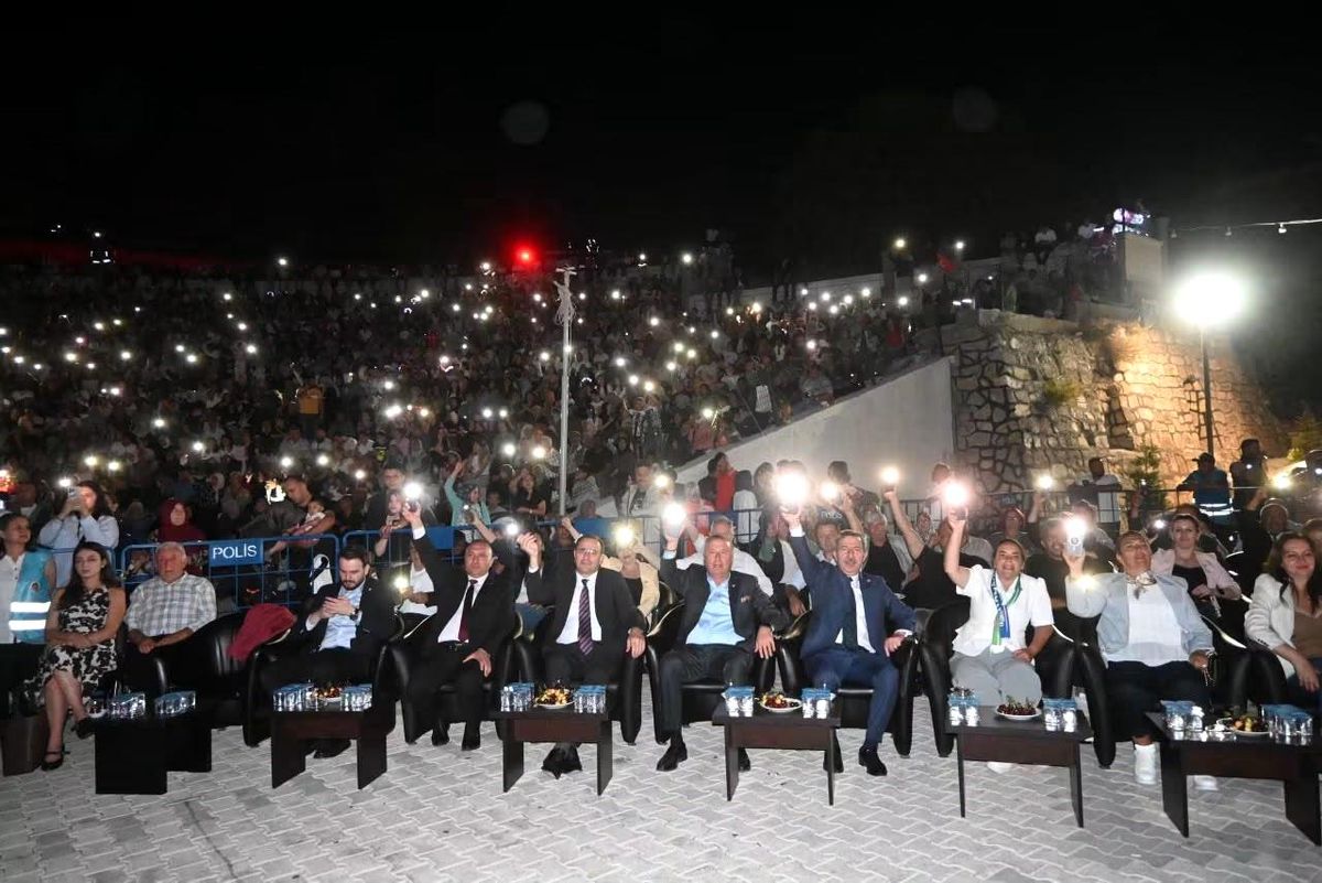 Afyonkarahisar'da 'Vişne ve Eber Sarısı Festivali' başladı